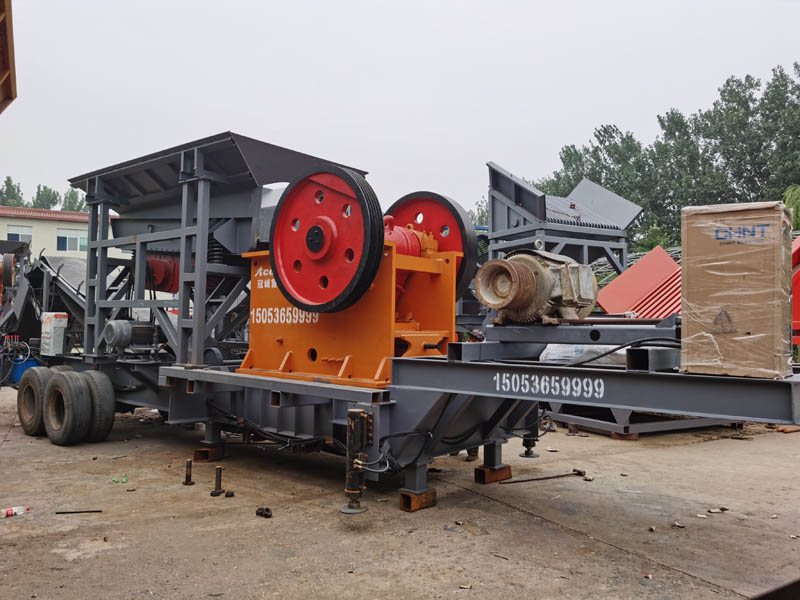 鵝卵石移動破碎站 鵝卵石移動破碎站